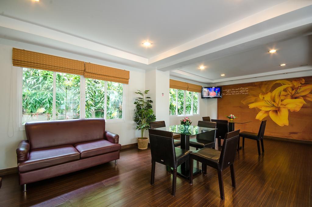 The Platinum Suite Bangkok Exterior foto